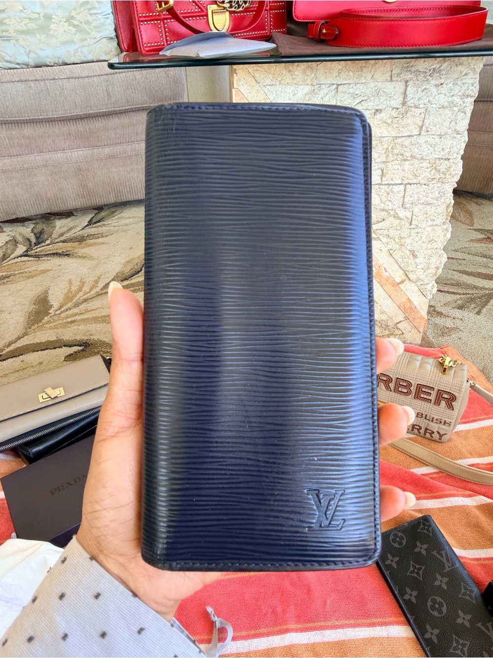 Louis Vuitton Bi-fold Epi Long Wallet💝💝💝